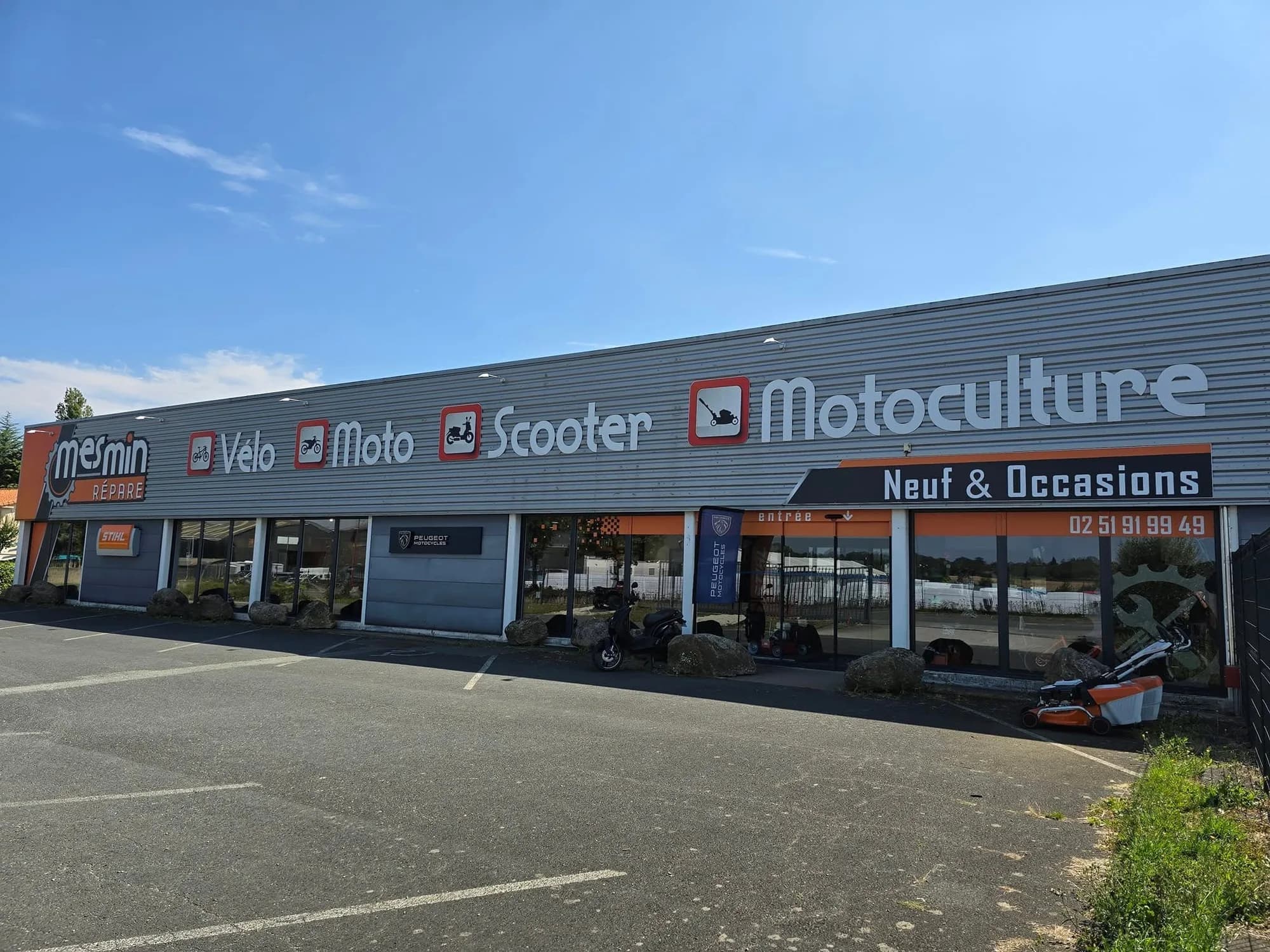 Devanture du garage Mesmin Répare à Saint-Mesmin (Vélo, Moto, Scooter, Motoculture · Neuf & Occasions)